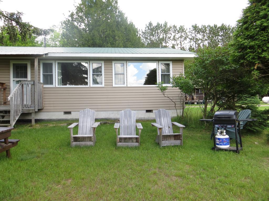 Bondi Village Cottage Resort Lake of Bays Buitenkant foto