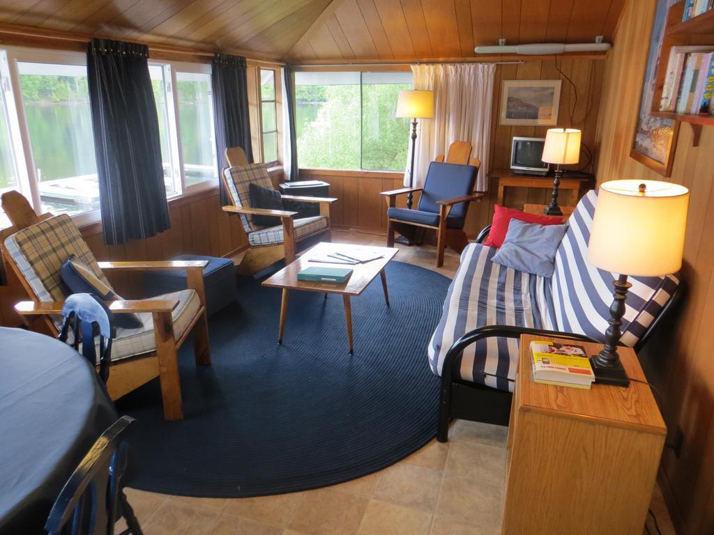 Bondi Village Cottage Resort Lake of Bays Buitenkant foto