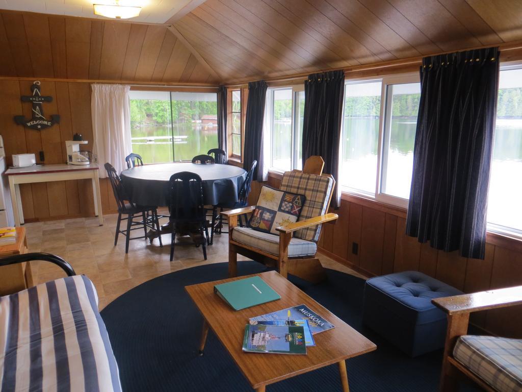 Bondi Village Cottage Resort Lake of Bays Buitenkant foto