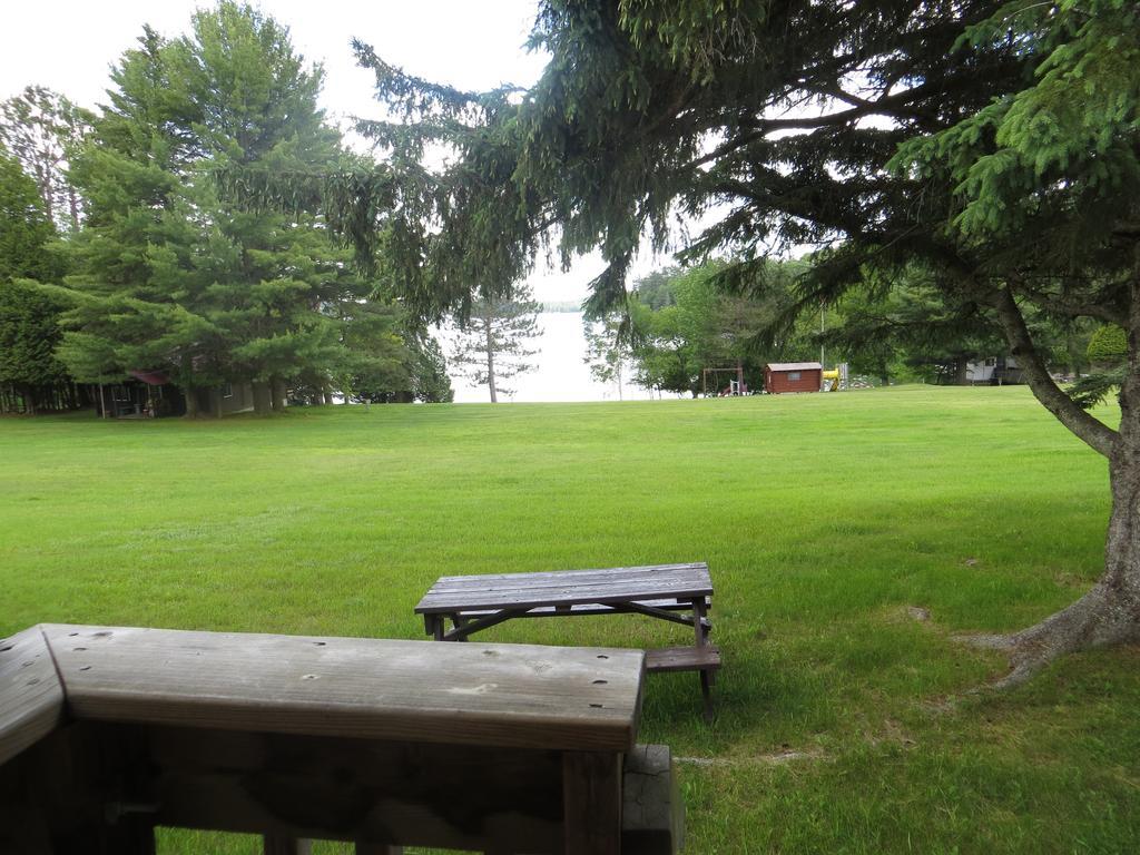Bondi Village Cottage Resort Lake of Bays Buitenkant foto
