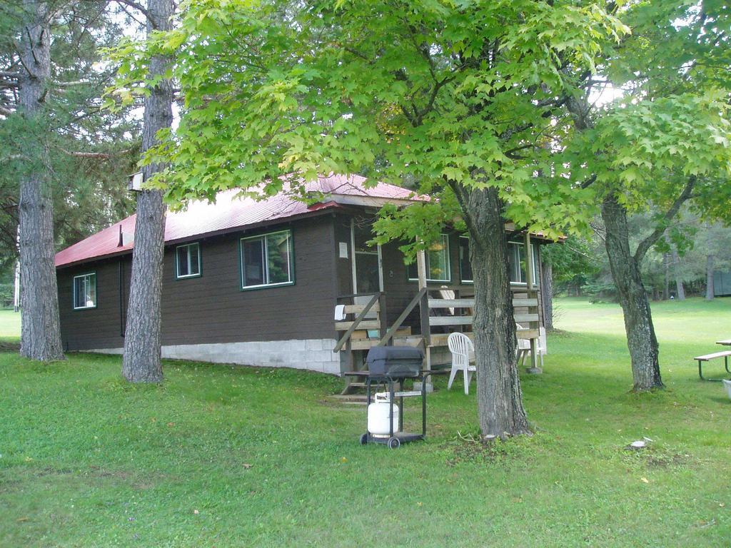 Bondi Village Cottage Resort Lake of Bays Buitenkant foto